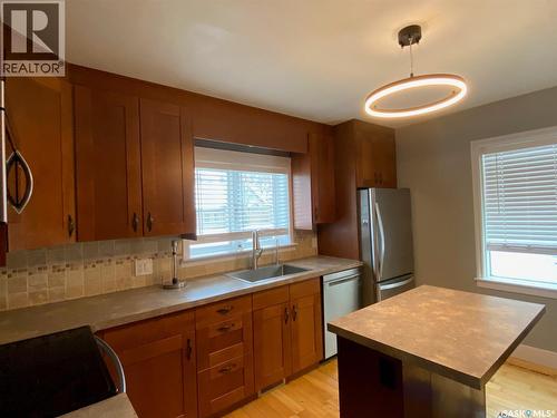 100 Third Avenue N, Yorkton, SK - Indoor Photo Showing Kitchen