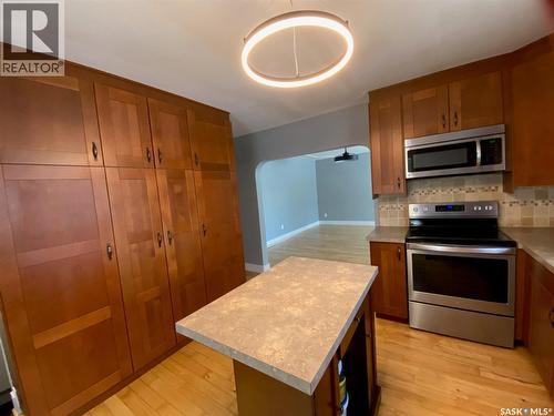 100 Third Avenue N, Yorkton, SK - Indoor Photo Showing Kitchen