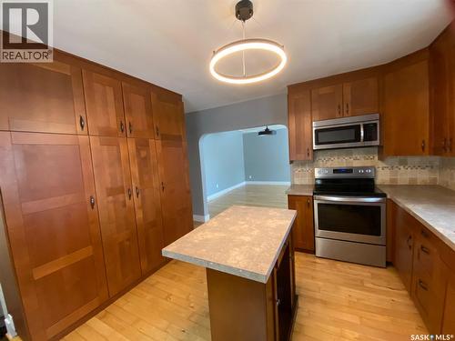 100 Third Avenue N, Yorkton, SK - Indoor Photo Showing Kitchen