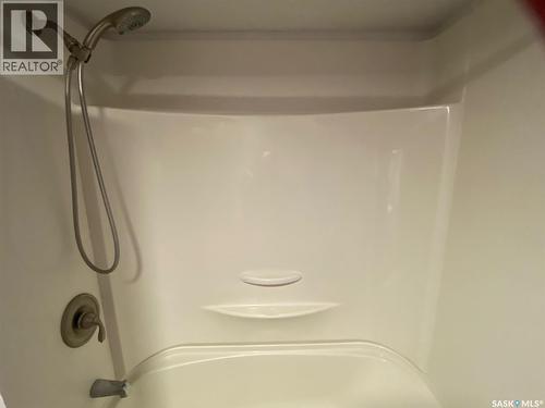 100 Third Avenue N, Yorkton, SK - Indoor Photo Showing Bathroom