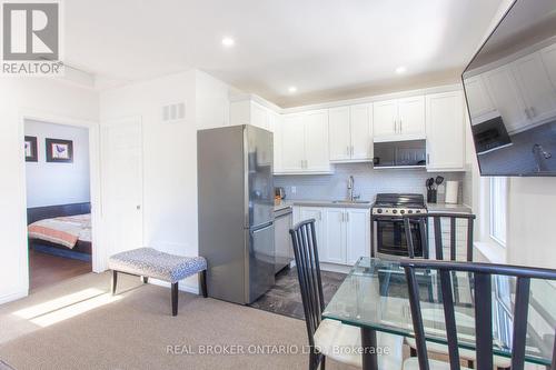 Upper - 231 Front Street S, Orillia, ON - Indoor Photo Showing Kitchen
