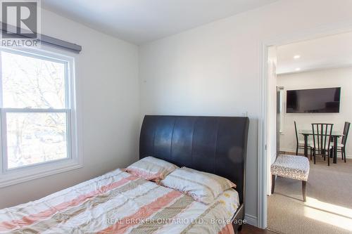 Upper - 231 Front Street S, Orillia, ON - Indoor Photo Showing Bedroom