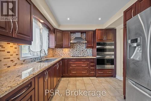 17 Andrika Court, Mississauga, ON - Indoor Photo Showing Kitchen With Double Sink