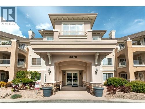 3870 Brown Road Unit# 211, West Kelowna, BC - Outdoor With Balcony With Facade