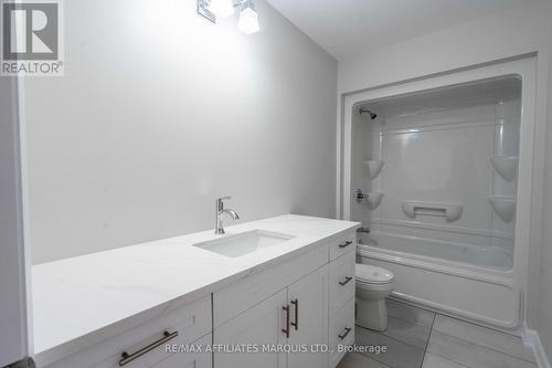 100 Woodland Drive, Cornwall, ON - Indoor Photo Showing Bathroom