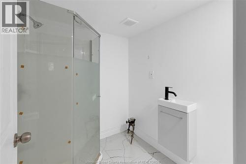 3217 Linwood, Windsor, ON - Indoor