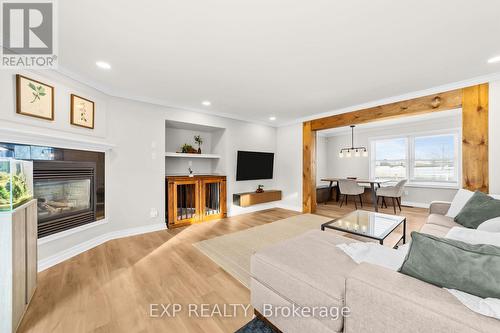 5051 Wellington Road S, London South (South Hh), ON - Indoor Photo Showing Living Room With Fireplace