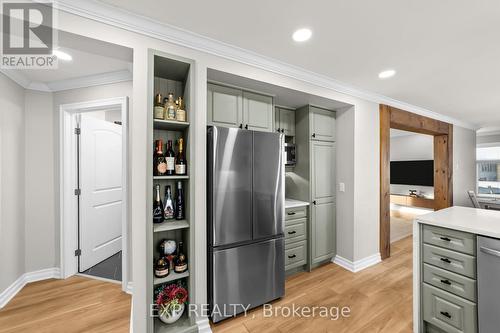 5051 Wellington Road S, London South (South Hh), ON - Indoor Photo Showing Kitchen