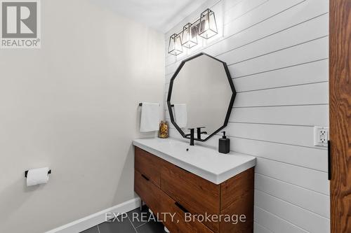 5051 Wellington Road S, London South (South Hh), ON -  Photo Showing Laundry Room