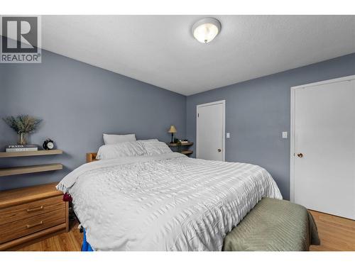 1572 Valleyview Drive, Cache Creek, BC - Indoor Photo Showing Bedroom
