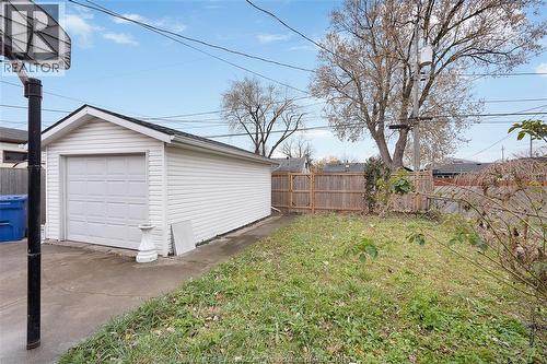 2157 Wellesley Ave, Windsor, ON - Outdoor