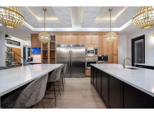 16850 106 Avenue, Surrey, BC - Indoor Photo Showing Kitchen With Upgraded Kitchen