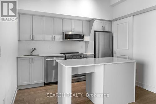 615 - 1063 Douglas Mccurdy Common, Mississauga, ON - Indoor Photo Showing Kitchen
