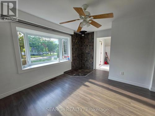 39 Rodda Boulevard, Toronto, ON - Indoor Photo Showing Other Room
