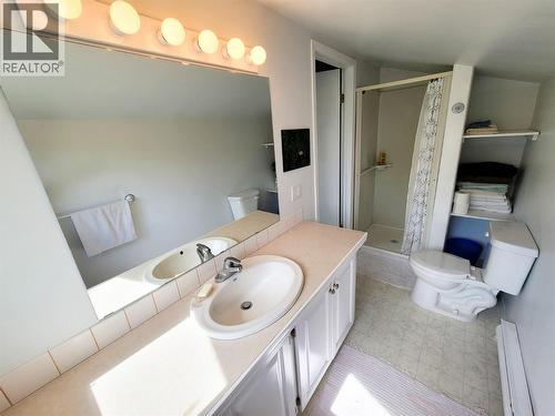 5855 Spencer Road, Grand Forks, BC - Indoor Photo Showing Bathroom