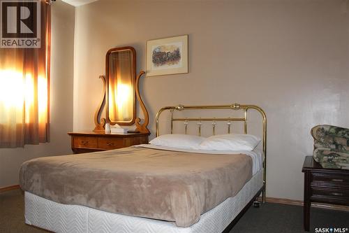 343 Redcoat Drive, Eastend, SK 