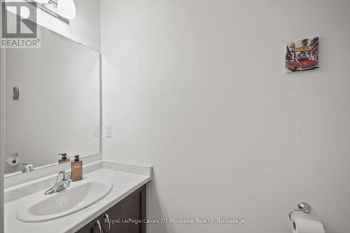 345 Mceachern Lane, Gravenhurst (Muskoka (S)), ON - Indoor Photo Showing Bathroom