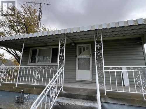 1032 Mud Street E, Hamilton, ON - Outdoor