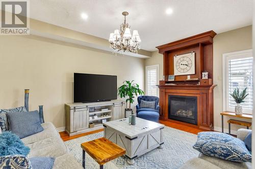 3137 Countess Crescent, Mississauga, ON - Indoor Photo Showing Living Room With Fireplace