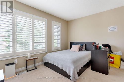 3137 Countess Crescent, Mississauga, ON - Indoor Photo Showing Bedroom