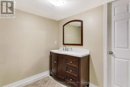 3137 Countess Crescent, Mississauga, ON - Indoor Photo Showing Bathroom