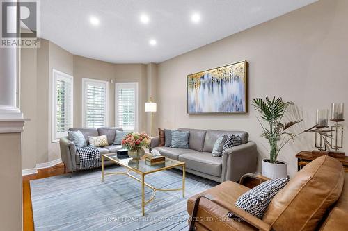 3137 Countess Crescent, Mississauga, ON - Indoor Photo Showing Living Room