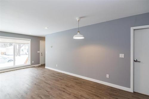 141 Pilgrim Avenue, Winnipeg, MB - Indoor Photo Showing Other Room