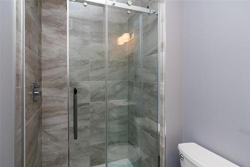 141 Pilgrim Avenue, Winnipeg, MB - Indoor Photo Showing Bathroom