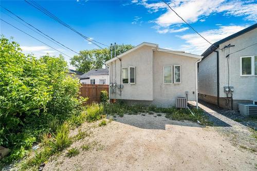 141 Pilgrim Avenue, Winnipeg, MB - Outdoor