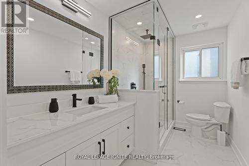 7 Isherwood Court, Mississauga, ON - Indoor Photo Showing Bathroom