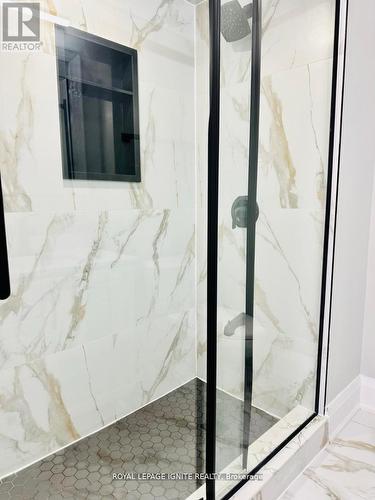 7 Isherwood Court, Mississauga, ON - Indoor