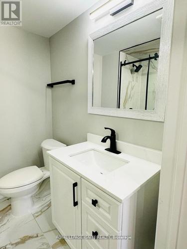 7 Isherwood Court, Mississauga, ON - Indoor Photo Showing Bathroom
