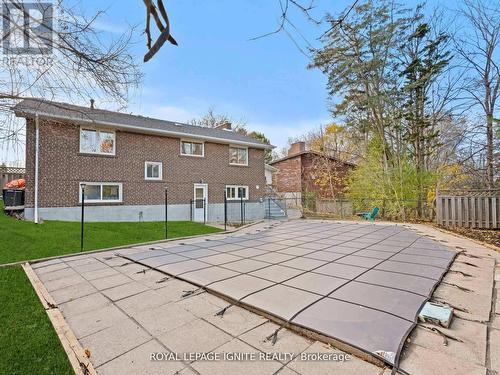 7 Isherwood Court, Mississauga, ON - Outdoor