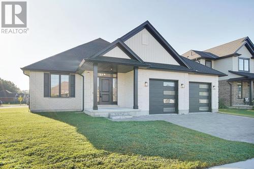 649 Tull Street, Strathroy-Caradoc, ON - Outdoor With Facade