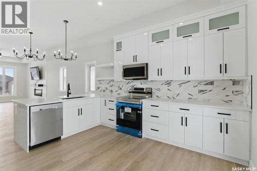 602 Weir Crescent, Warman, SK - Indoor Photo Showing Kitchen With Upgraded Kitchen