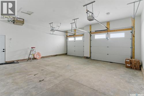 602 Weir Crescent, Warman, SK - Indoor Photo Showing Garage