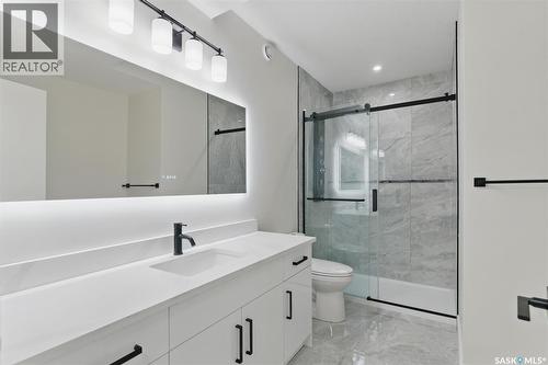 602 Weir Crescent, Warman, SK - Indoor Photo Showing Bathroom