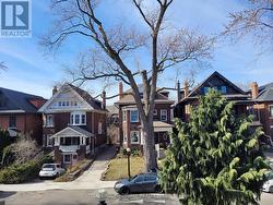 BACK STUDIO APARTMENT - 335 PALMERSTON BOULEVARD  Toronto, ON M6G 2N5