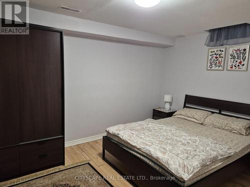 3072 Caulfield Crescent, Mississauga, ON - Indoor Photo Showing Bedroom