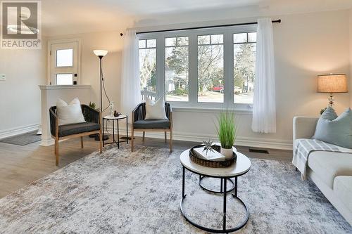 260 Foxbar Road, Burlington, ON - Indoor Photo Showing Living Room