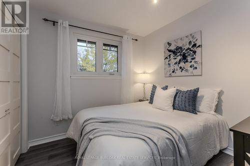260 Foxbar Road, Burlington, ON - Indoor Photo Showing Bedroom