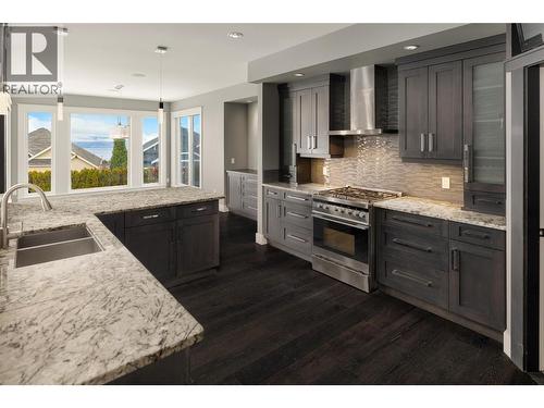 440 Audubon Court, Kelowna, BC - Indoor Photo Showing Kitchen With Double Sink With Upgraded Kitchen