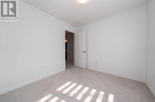 558 Kennedy Circle W, Milton, ON - Indoor Photo Showing Other Room