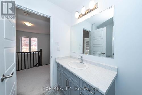 558 Kennedy Circle W, Milton, ON - Indoor Photo Showing Bathroom