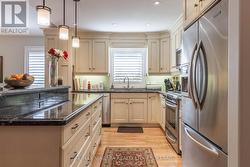 Main Level - Kitchen - 