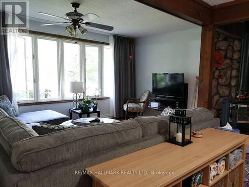 #2 - 19 Shoreline Place, Georgina, ON - Indoor Photo Showing Living Room