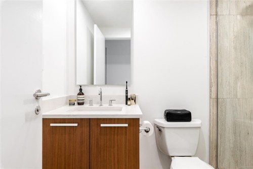 1105-707 Courtney St, Victoria, BC - Indoor Photo Showing Bathroom
