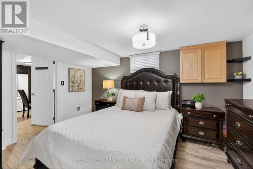8162 Lynhurst Drive, Niagara Falls, ON - Indoor Photo Showing Bedroom