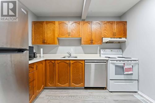 66 - 6467 Natalie Way, Ottawa, ON - Indoor Photo Showing Kitchen