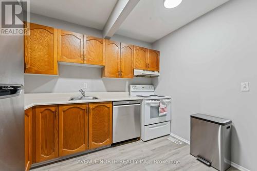 6467 Natalie Way, Ottawa, ON - Indoor Photo Showing Kitchen